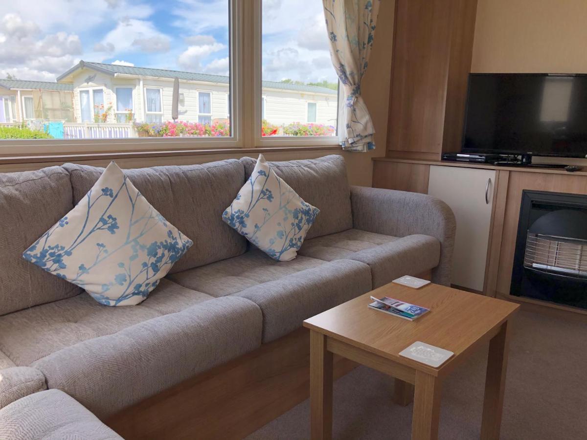 Tref Y Clawdd Apartment Felixstowe Exterior photo
